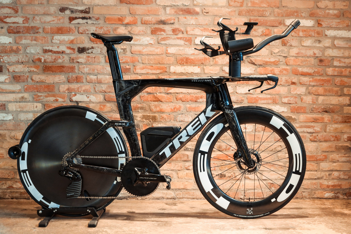 AeroGain Double Bottle BTA system with High-sided armrests