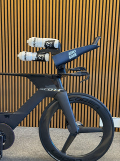 Aero Cockpit fitted to a Scott TT bike with two aero bottles carried between the arms