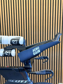 Close view of the Aero Cockpit on a Scott TT bike with two bottles carried between the arms