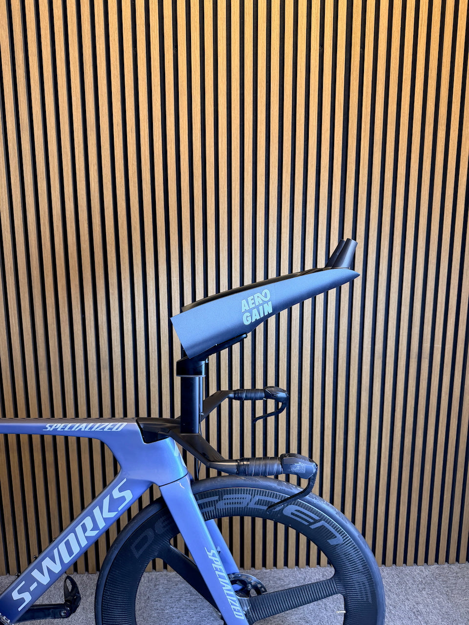 Aero Cockpit at minimum reach with the risers set to 22 degrees, full cockpit in view